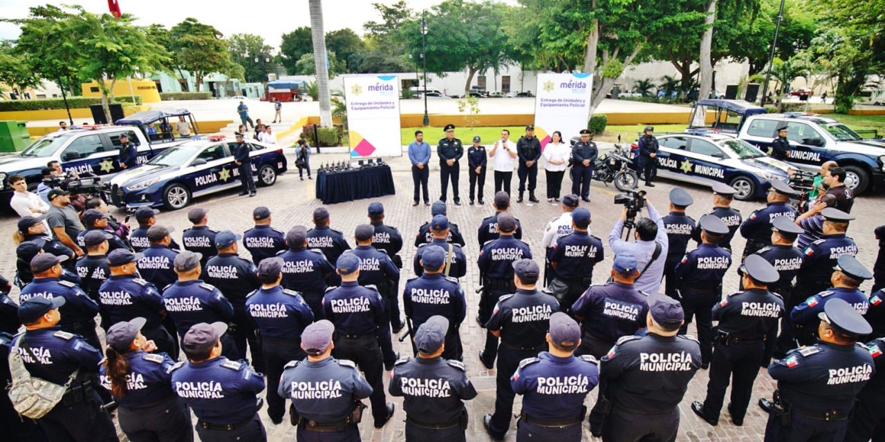 Nuevas unidades equipadas y radios móviles para Policía Municipal de Mérida