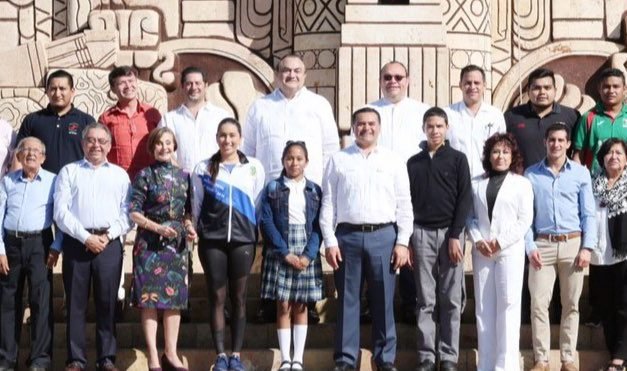 “Los Rostros de Mérida” reciben reconocimiento del alcalde Renán Barrera