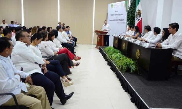 Emprendedurismo y obstáculos, foro de jóvenes en Congreso Yucatán
