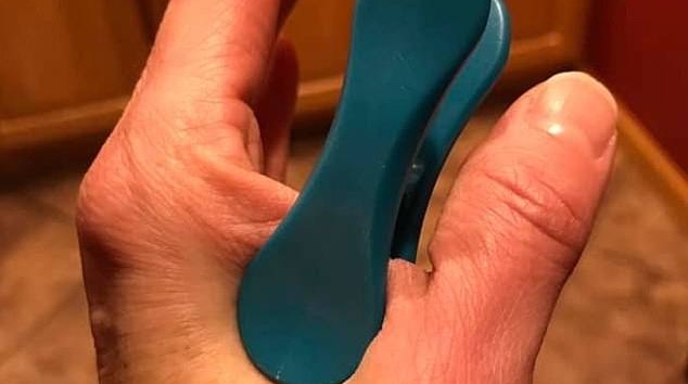 Una mujer encontró un método efectivo y muy barato para curar la migraña