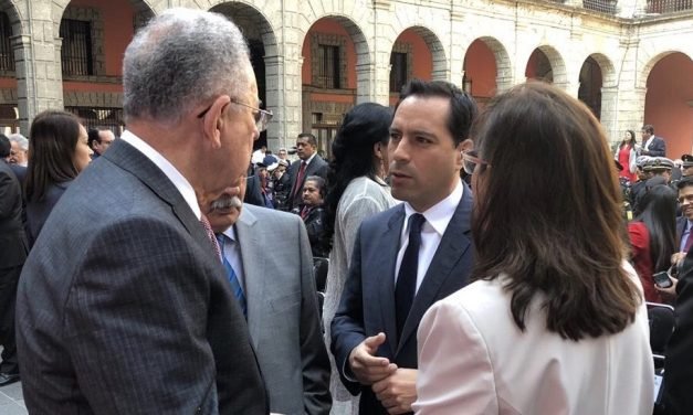 Asiste Vila a Informe de 100 días del Gobierno de López Obrador