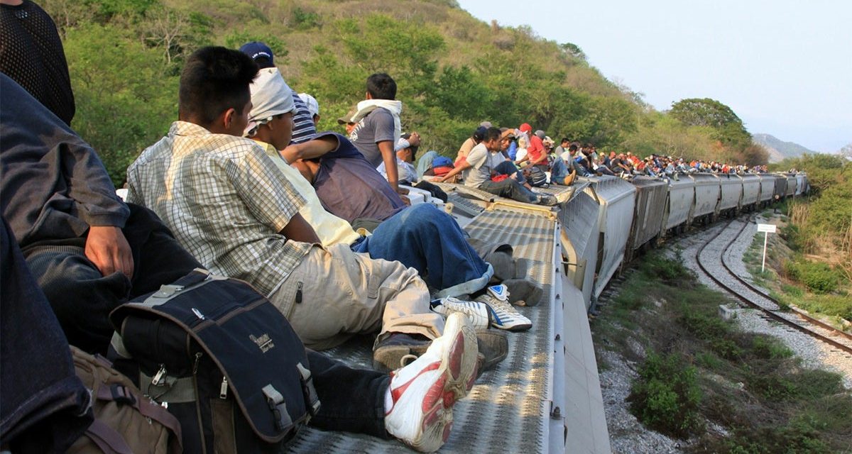 Manda Trump soldados armados a frontera con México