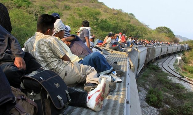 Manda Trump soldados armados a frontera con México
