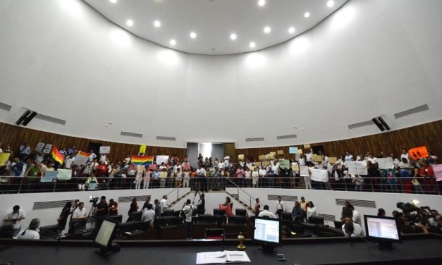 Rechaza Congreso Yucatán matrimonio igualitario (Vídeo)
