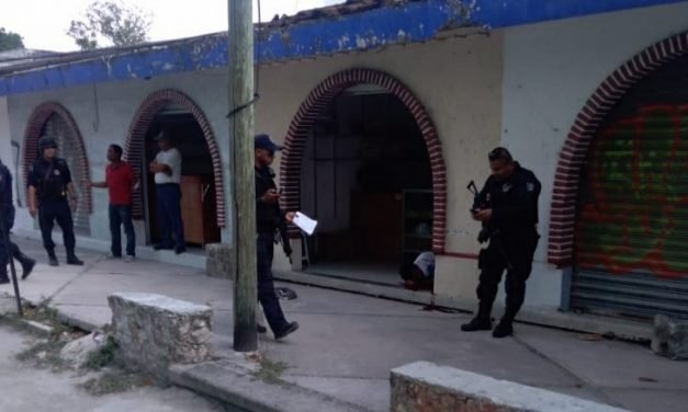 Locatarios baleados en céntrico mercado de Cancún