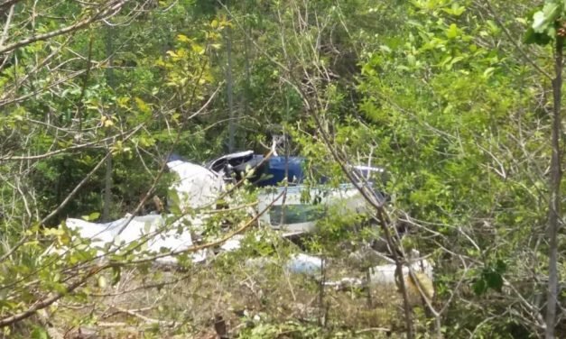 Cae avioneta en Mahahual y mueren tripulantes