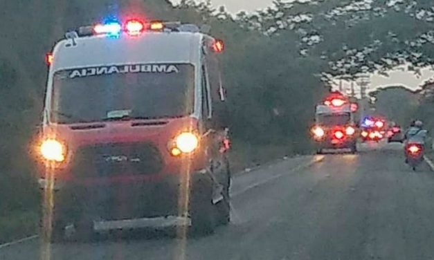Un muerto y varios lesionados en accidente de camión con 30 policías