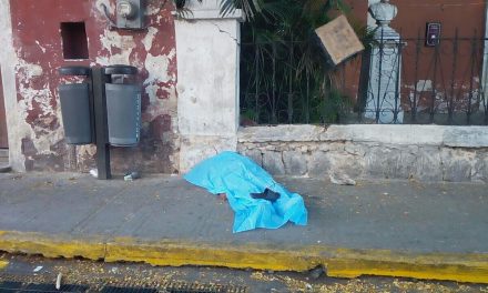 Muere en Mérida a las puertas de templo católico