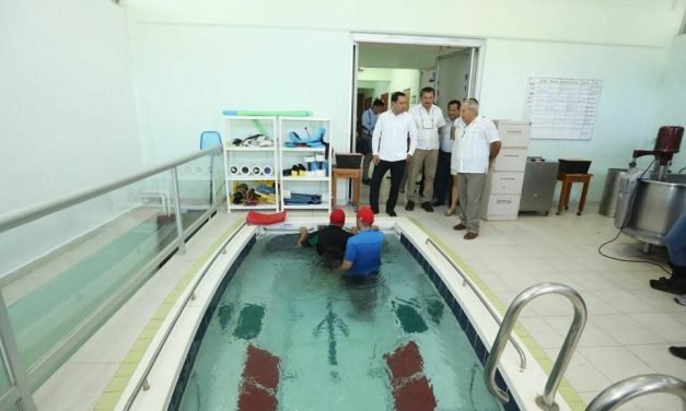 Recorrido de Vila en Centro de Rehabilitación y Educación Especial