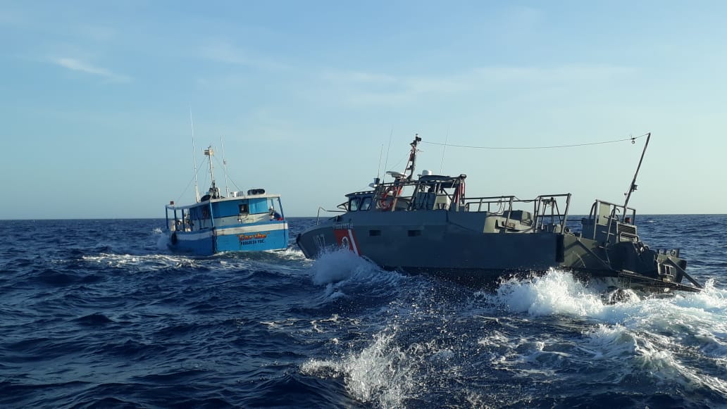 Buque mercante colisiona a pesquero al noreste de Progreso (Video)