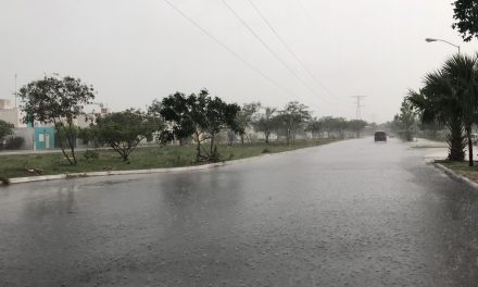 Copiosas lluvias desquiciaron zonas de Mérida (Video)
