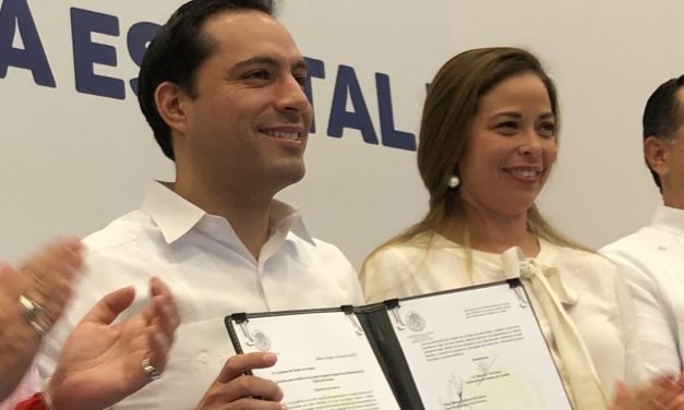 Aprobada iniciativa de Vila para eliminar bolsas y popotes de plástico, y contenedores de unicel en Yucatán