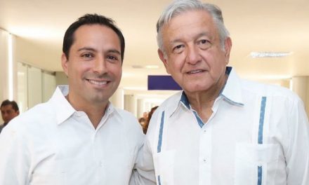 Gobernador Vila Dosal recibe al presidente López Obrador en tercera visita a Yucatán