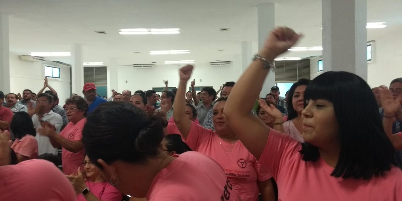 Exhiben a “gamberros” que reventaron asamblea de taxistas (Video)