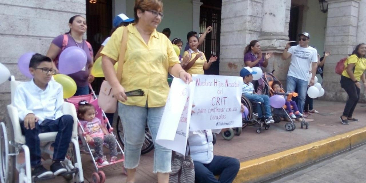 Incertidumbre de padres de familia por futuro de CRIT-Yucatán