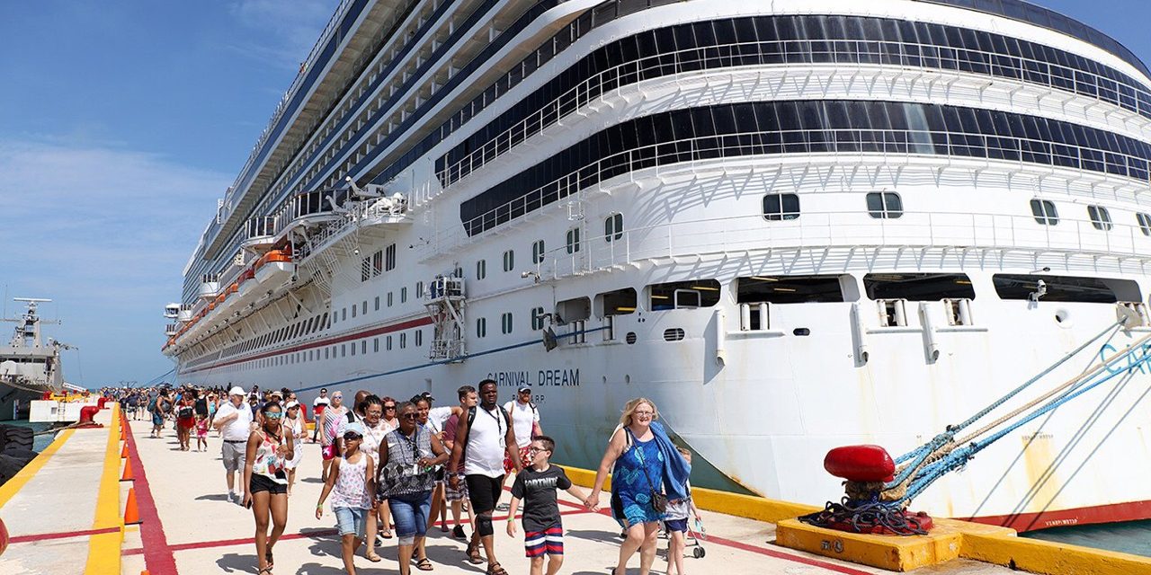 Carnival Dream, de los más grandes de la naviera, llegó a puerto Progreso