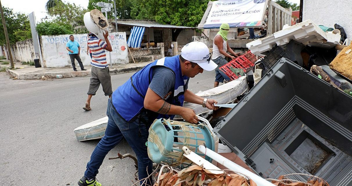 Sacan habitantes de Mérida 420 toneladas de cacharros este fin de semana