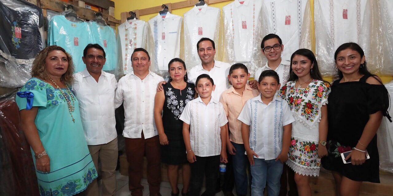 Inaugura Mauricio Vila Dosal la Feria de la Guayabera de Tekit 2019