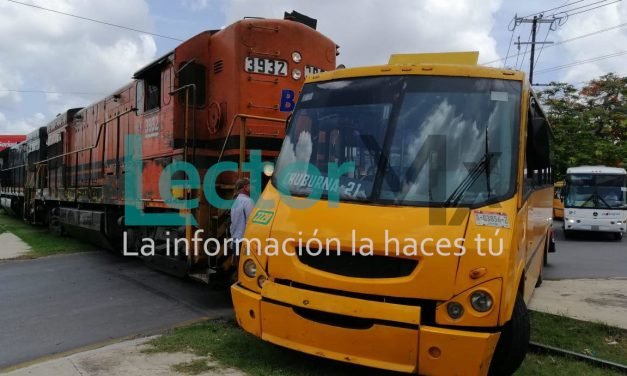Tren contra autobús: todo quedó en tremendo susto y arrastrada