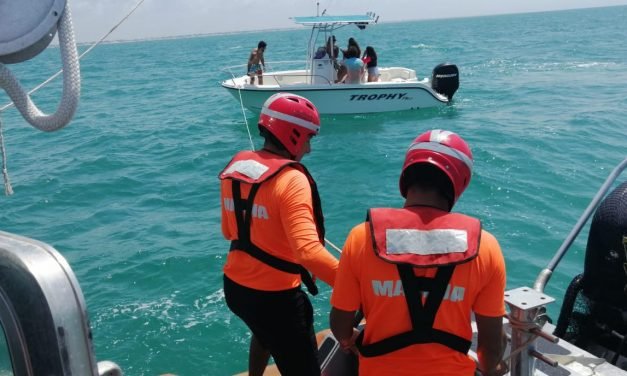 Pasean, se descompone yate y son rescatados al noroeste de Chicxulub Puerto