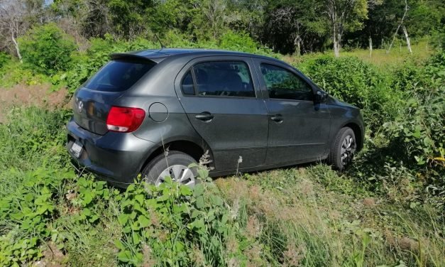 Tráiler saca a maestros de la carretera, sin lesionados