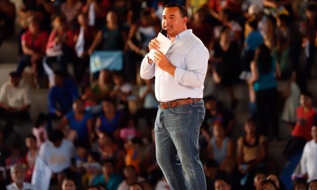 Presenta Renán “primer corte” de Informe de Gobierno (Video)