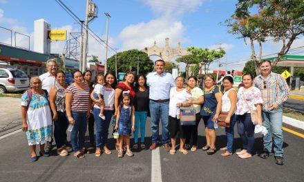 Renán Barrera entrega obras de infraestructura vial en Avenida Yucatán