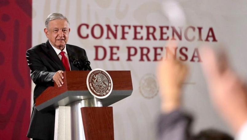 Denuncia AMLO que fue registrado como socio de 26 empresas ante el SAT