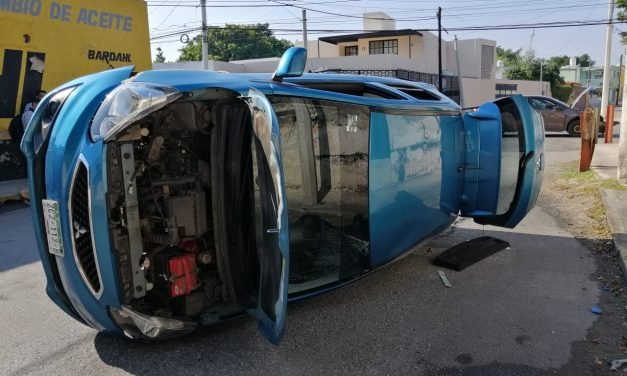 Se distrae, no respeta alto, lo chocan y vuelca