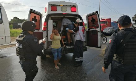 Lesionados pasajeros en triple colisión en zona urbana de Cancún (Video)