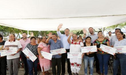 Entregan 56 apoyos de proyectos productivos de comisarías en Mérida