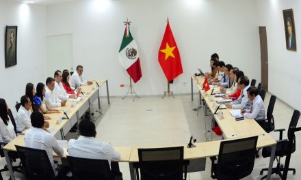 Estrechan lazos e ideas Diputados de Vietnam y Yucatán
