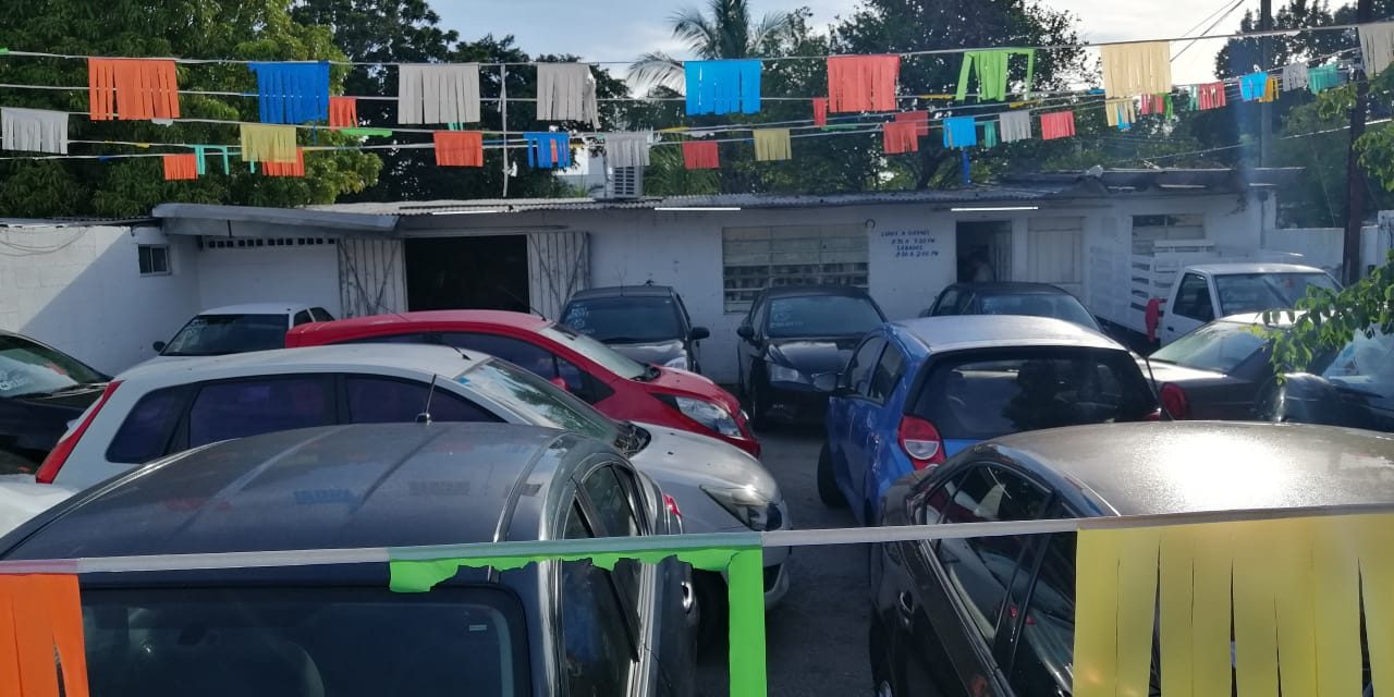 Reporta asalto negocio de autos usados en la Ávila Camacho