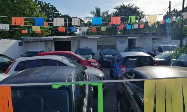 Reporta asalto negocio de autos usados en la Ávila Camacho
