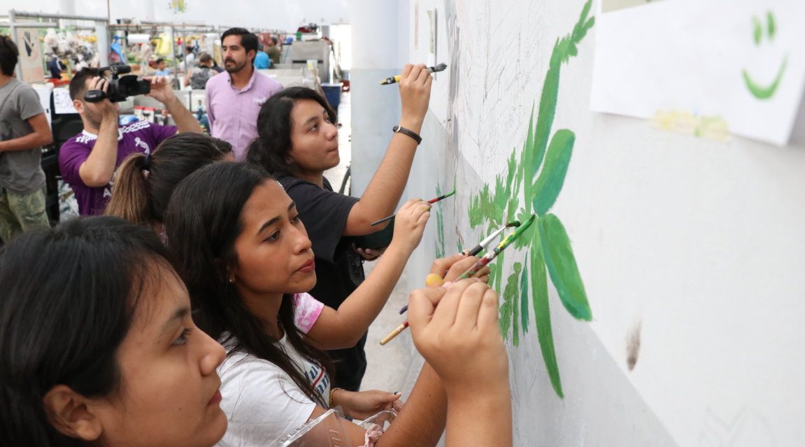 Universitarios revaloran el Chem Bech con intervención artística