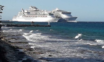 Choque de gigantes: Incidente en muelle Puerta Maya durante maniobras de atraque de cruceros