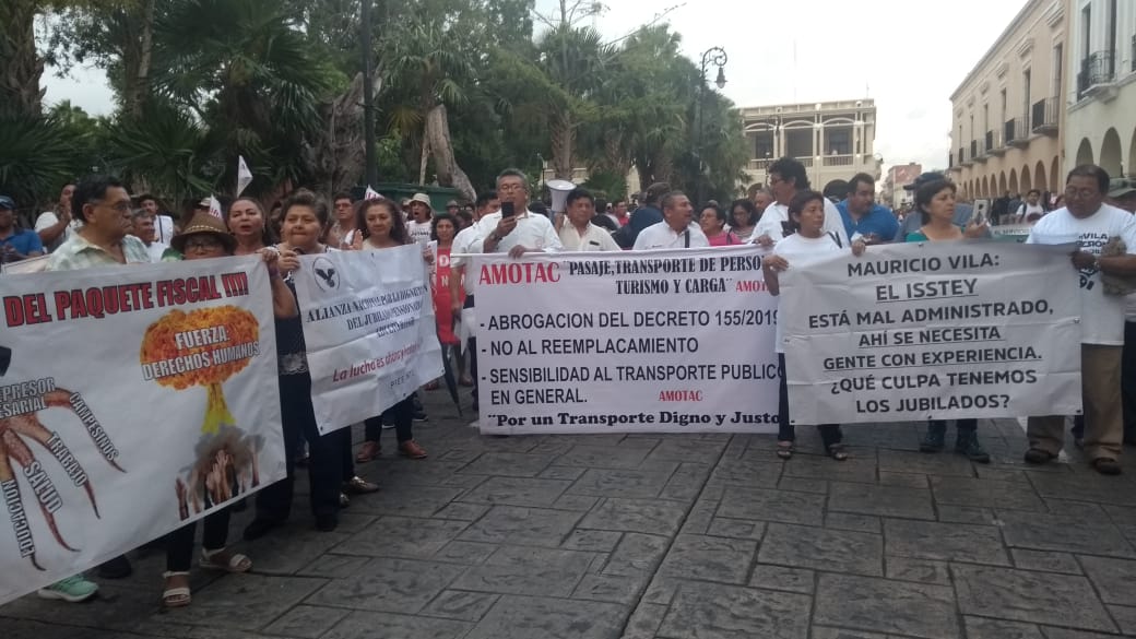 Llevan “cóctel” de reclamos al gobierno de Yucatán (Video)