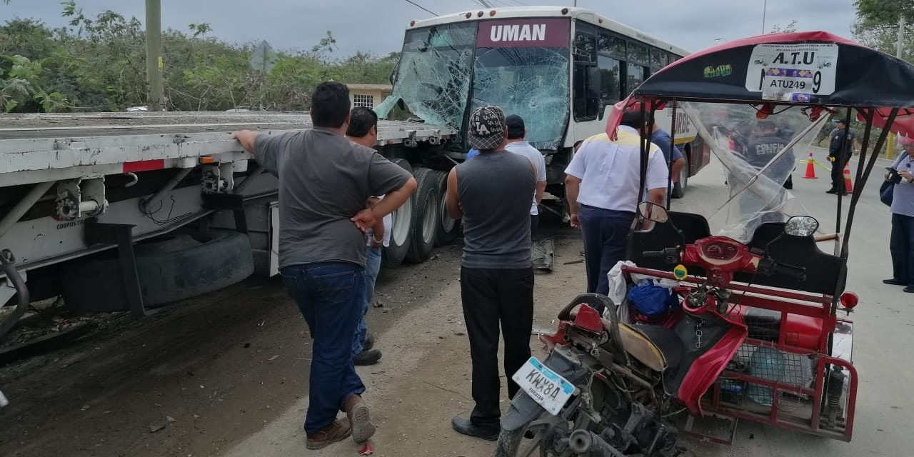 Desquiciado ocasiona accidente en la Umán-Mérida con 17 lesionados