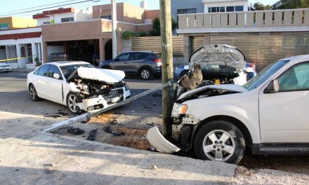 Colisión en Francisco de Montejo con tres vehículos dañados