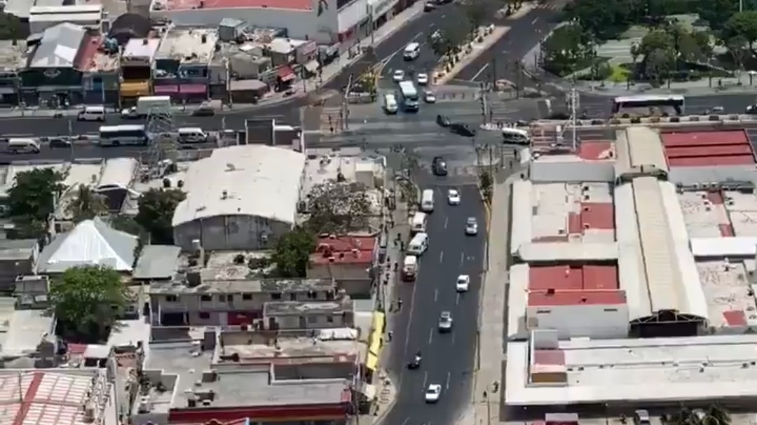 Zona urbana de Cancún con “bastante” movimiento de personas (Video)