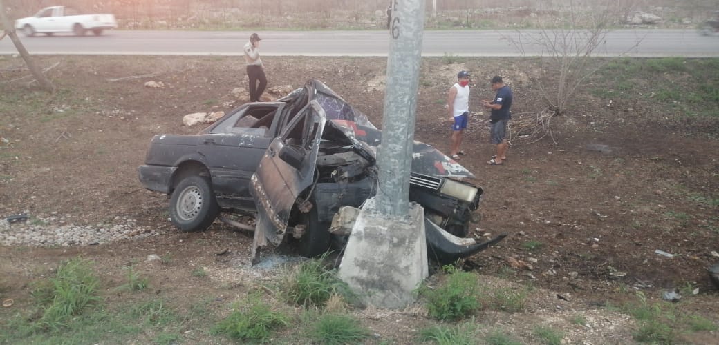 Alcoholizado ‘vuela’, rebasa y está casi muerto; regresaba de Campeche