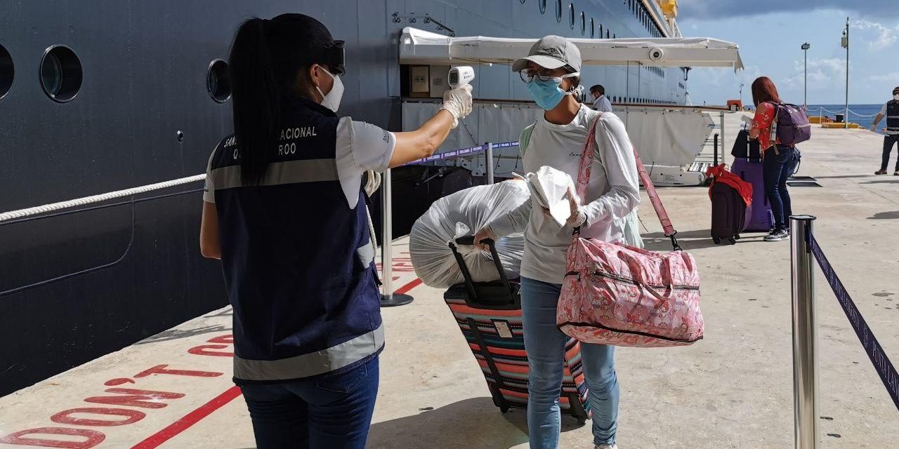 Segunda repatriación de mexicanos, tripulantes de crucero, en Cozumel