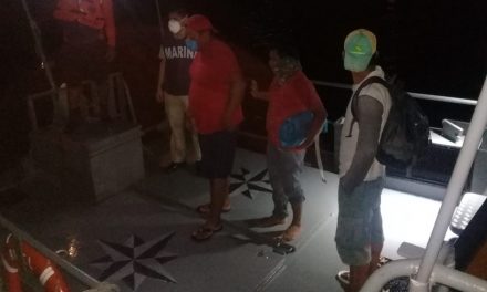 Rescatados tres pescadores al noroeste de puerto Progreso