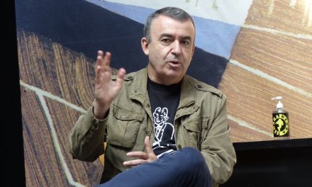 Presenta escritor español Lorenzo Silva novela sobre ETA a distancia de su disolución
