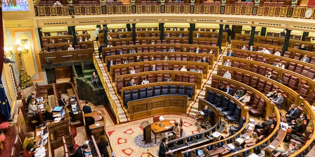 Aprueba Congreso español histórica Ley de Eutanasia por amplia mayoría