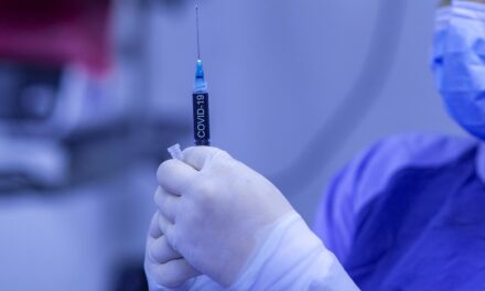 ‘Lo imposible es realidad’: vacunación contra Covid-19 iniciará este mes