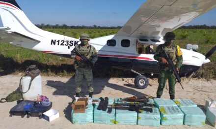 Avioneta con 350 kilogramos de posible cocaína, asegurada en Ciudad del Carmen