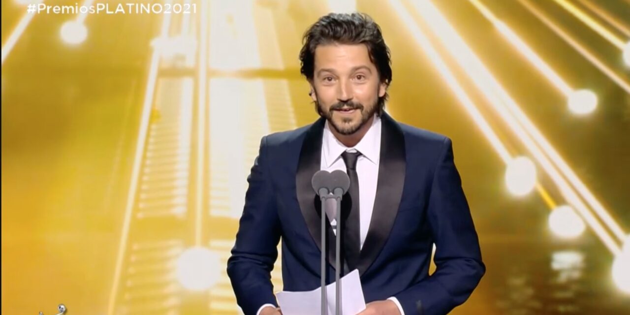 Recibe Diego Luna Premio Platino de Honor comprometido por lo que le falta por hacer