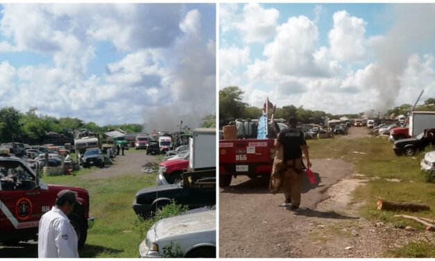 Se queman autos viejos en depósito privado en la Mérida-Cancún