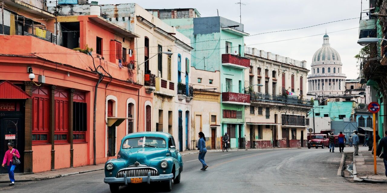 Cuba aprueba primeras 32 empresas privadas en 60 años de socialismo